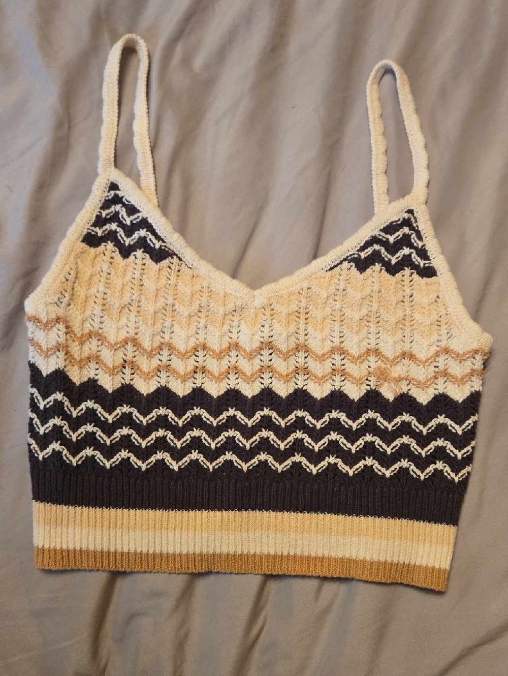 American Eagle Outfitters Chevron Knit Cropped Tank in Cream, Black & Tan